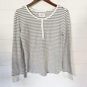 Carly Jean Women’s White Black Striped Ribbed Long Sleeve Henley Top Size XL